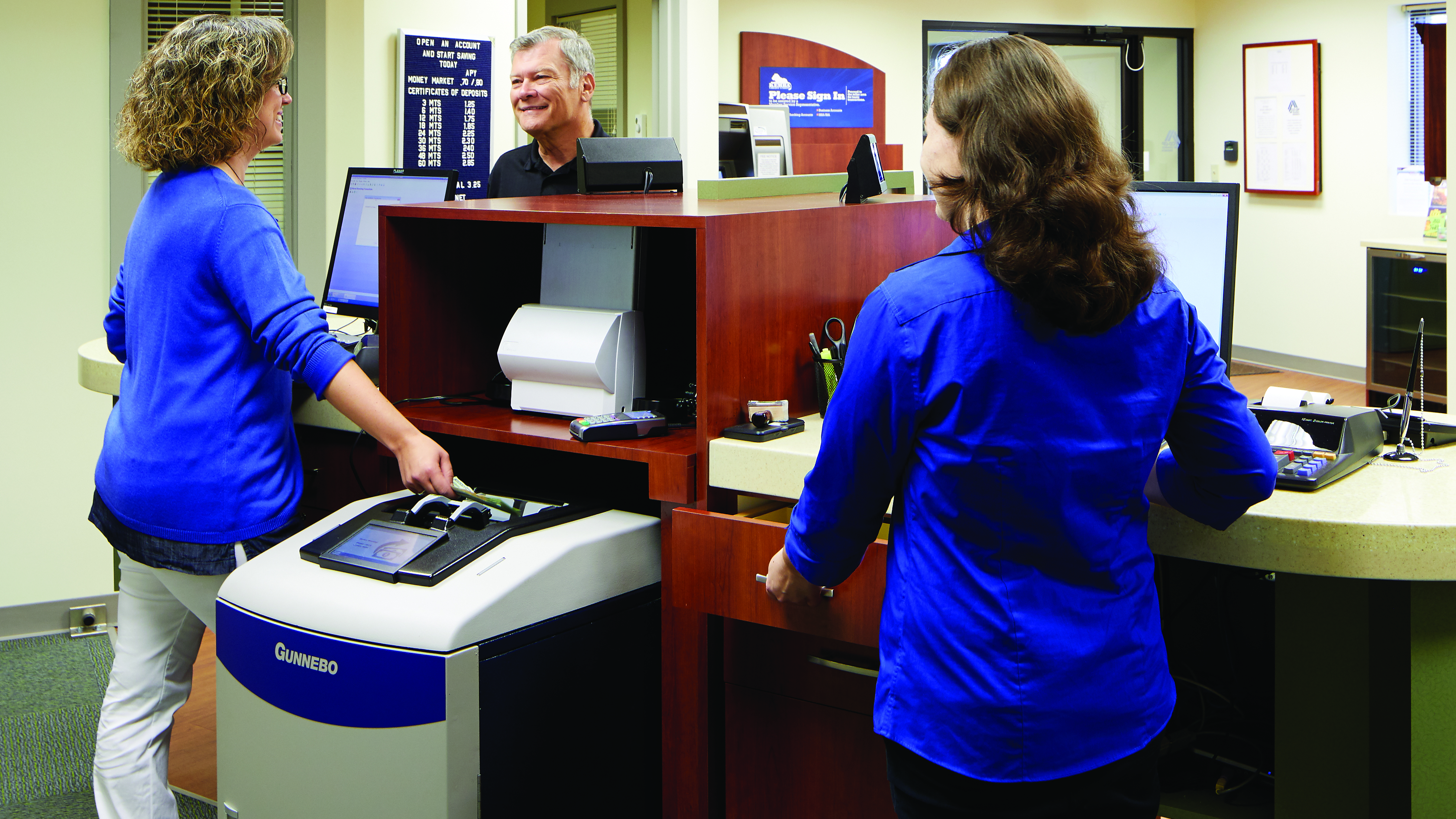 KEMBA-Teller-using-Recycler-16-9